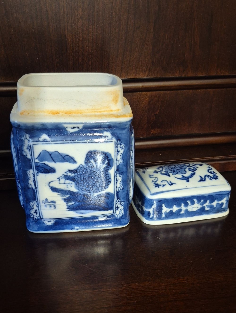 Vintge Chinese Canister, Blue and White Ceramic Tea Canister - Classic Home Art - Picture 6 of 8